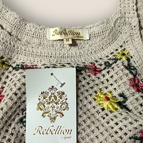 Rebellion | NWT Women's Ivory Floral Crocheted Crop Top. Size M - Picture 2 of 10